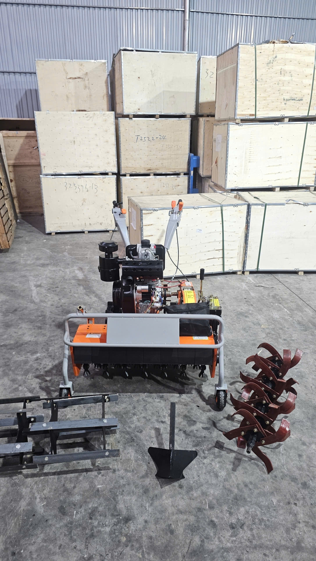 M&aacute;y băm cỏ 4 chức năng 188f k&egrave;m phụ kiện