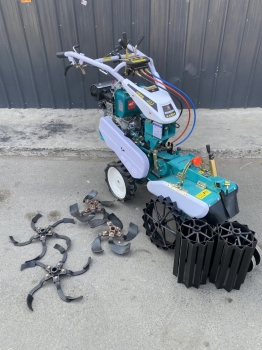 Máy làm đất tạt rãnh cầu trước chạy dầu 186F – Giải pháp đa năng cho nhà nông